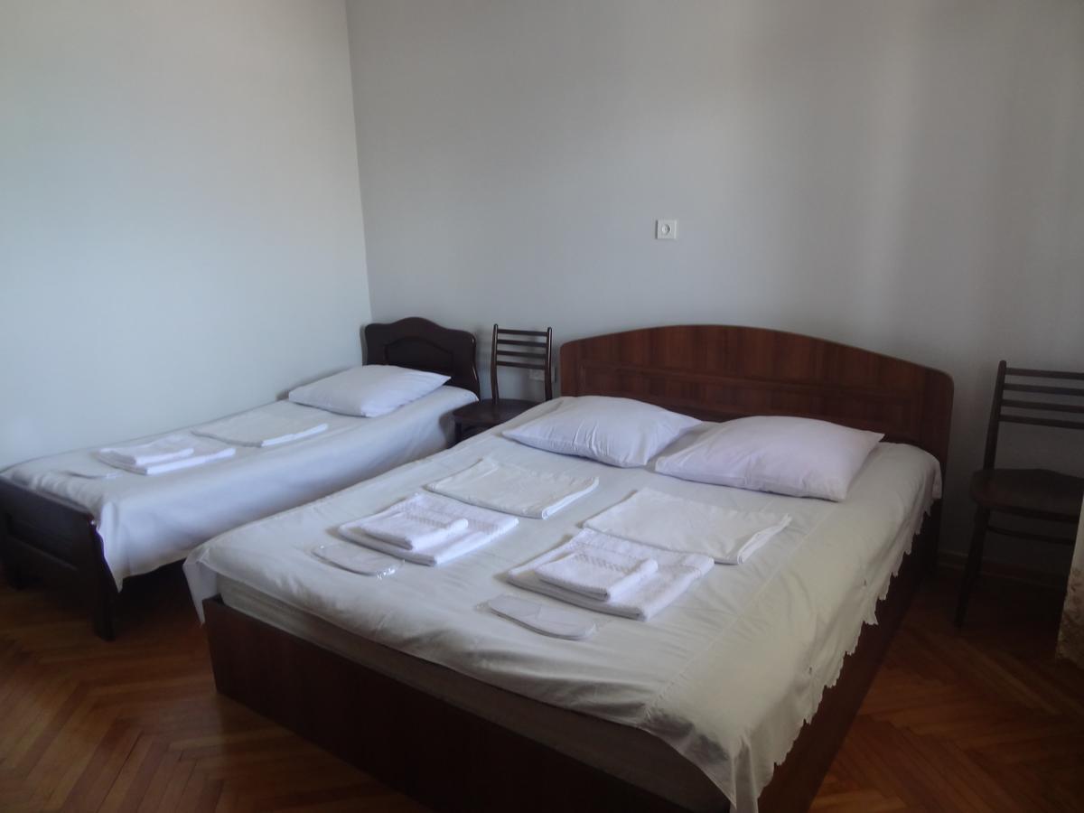 Guest House Teni Makhinjauri Exterior photo
